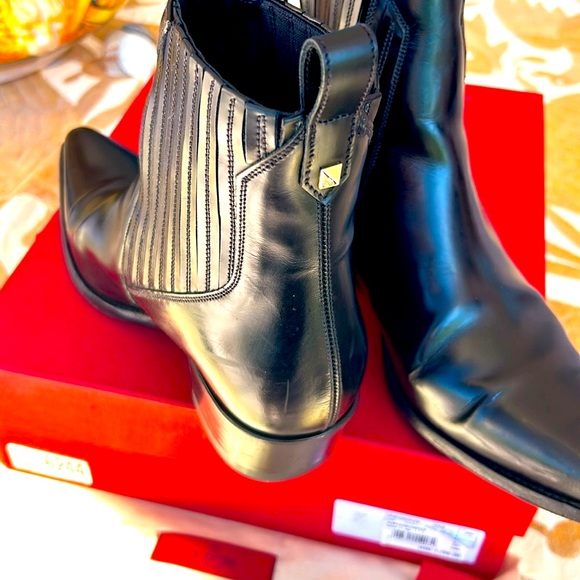 Valentino Garavani🖤VLogo Lockette Beatle Black Leather Boots🖤 - Picture 3 of 13